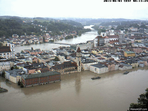 Vorher-Nachher-Bild des Hochwassers.